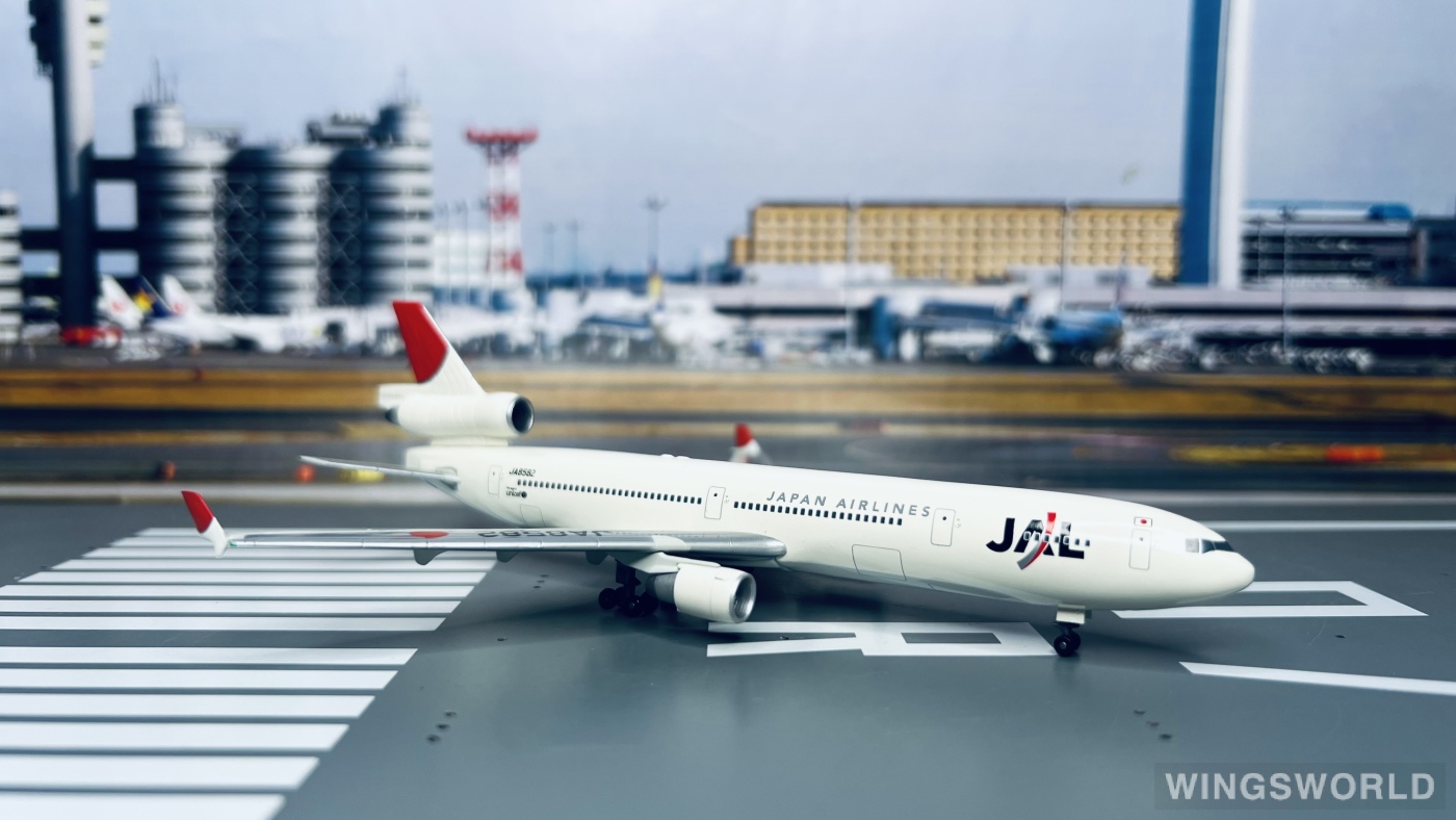 Dragon Models 1:400 55635 Japan Airlines 日本航空 McDonnell Douglas MD-11 JA8582