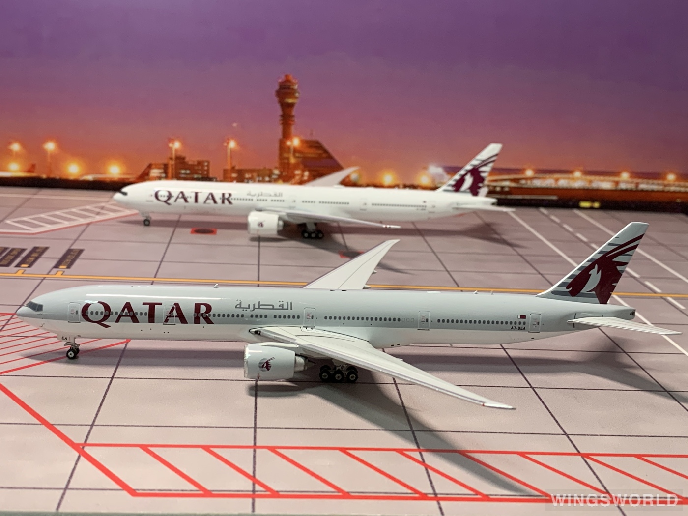 Phoenix 1:400 PH10888 Qatar 卡塔尔航空 Boeing 777-300 A7-BEA