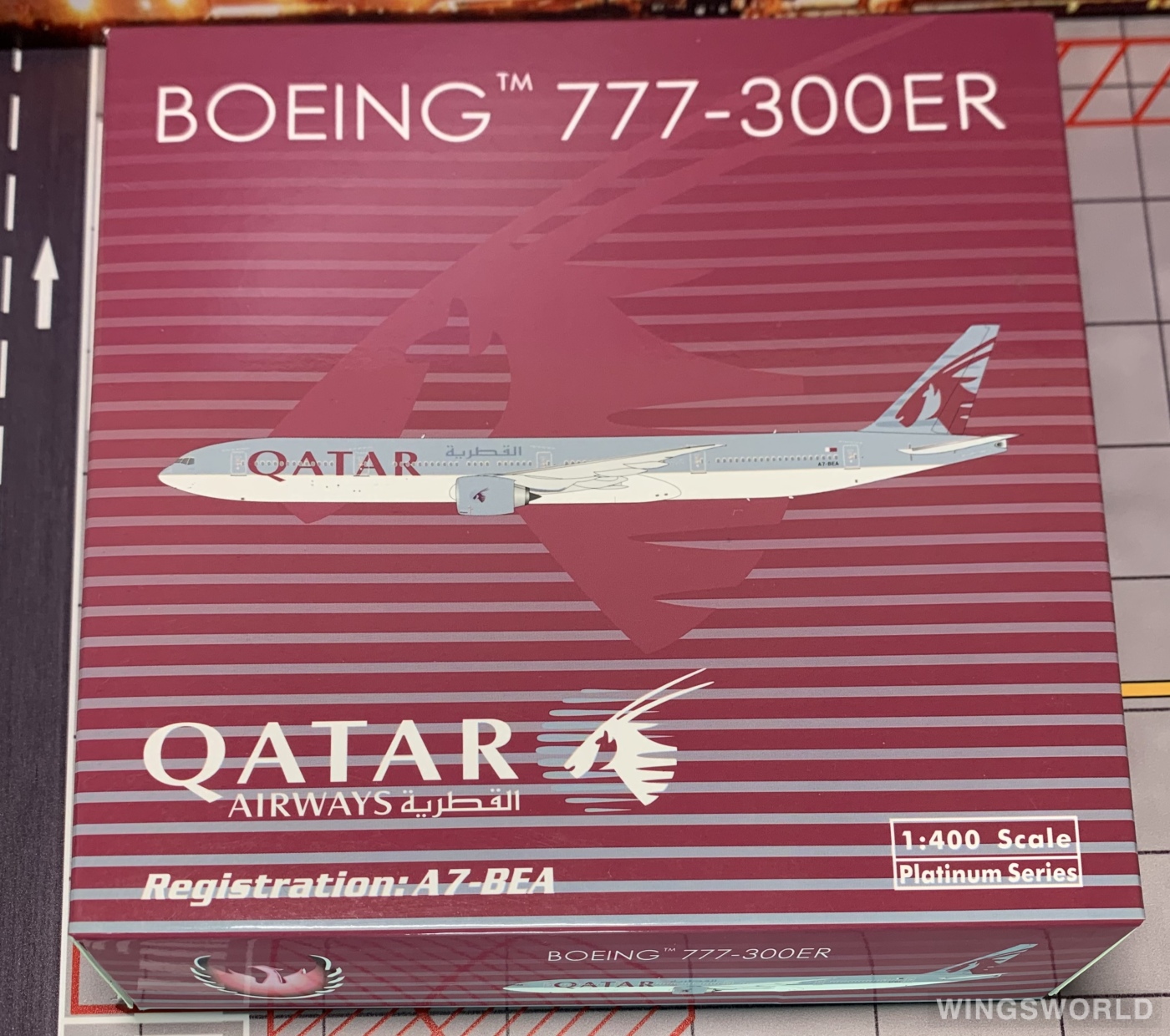 Phoenix 1:400 PH10888 Qatar 卡塔尔航空 Boeing 777-300 A7-BEA