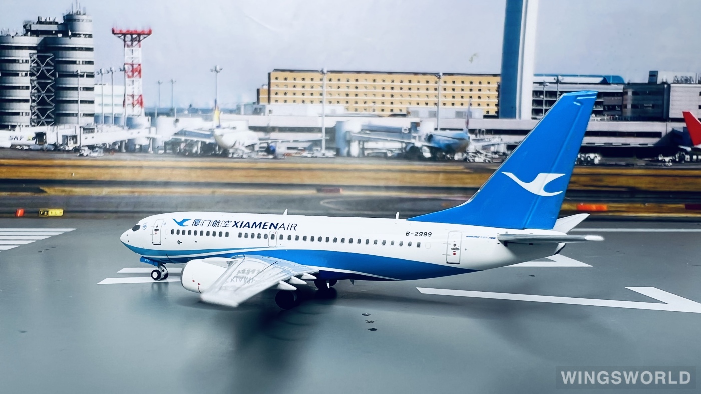 Pandamodel 1:400 WM00005 XiamenAir 厦门航空 Boeing 737-700 B-2999