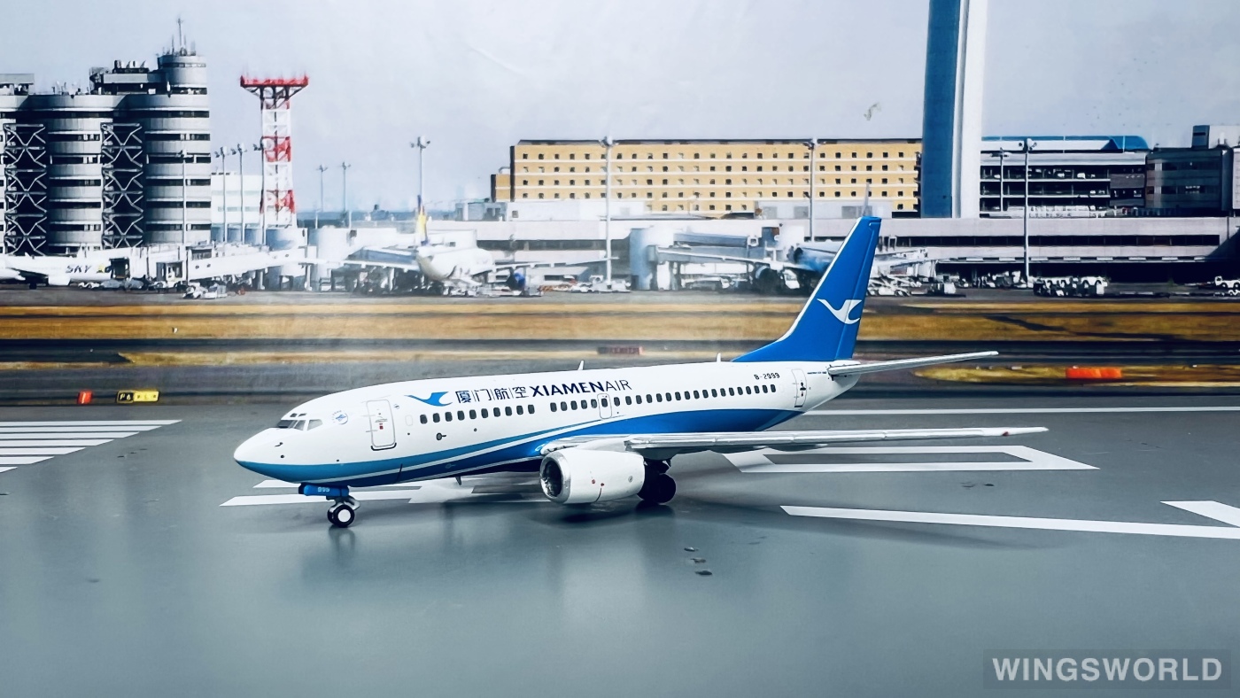 Pandamodel 1:400 WM00005 XiamenAir 厦门航空 Boeing 737-700 B-2999