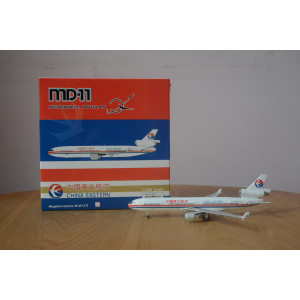 China Eastern 中国东方航空 McDonnell Douglas MD-11 B-2175 1990s colors. With rolling gears. PH10858 Phoenix 1:400