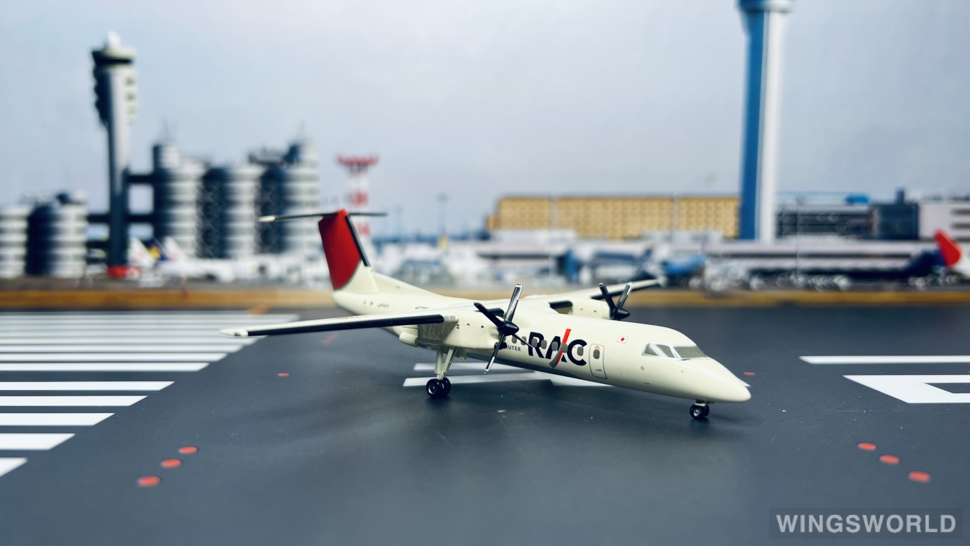 Hogan 1:200 DH28009 Ryukyu Air Commuter 琉球空中通勤 Bombardier Dash 8-300 JA8936