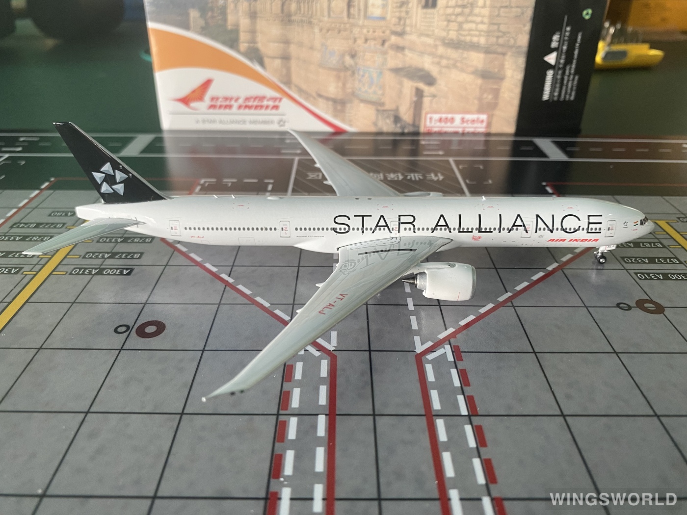 Phoenix 1:400 PH11729 Air India 印度航空 Boeing 777-300ER VT-ALJ