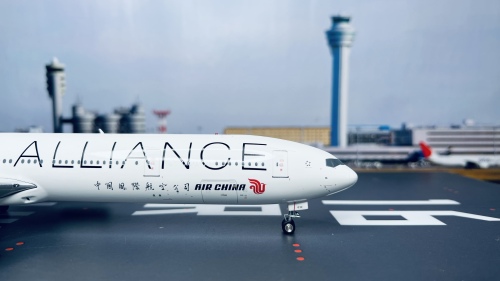 Air China 中国国际航空 Boeing 777-300ER B-2032 Star Alliance 星空联盟 15周年 KJ-B77W-008 Inflight200 1:200