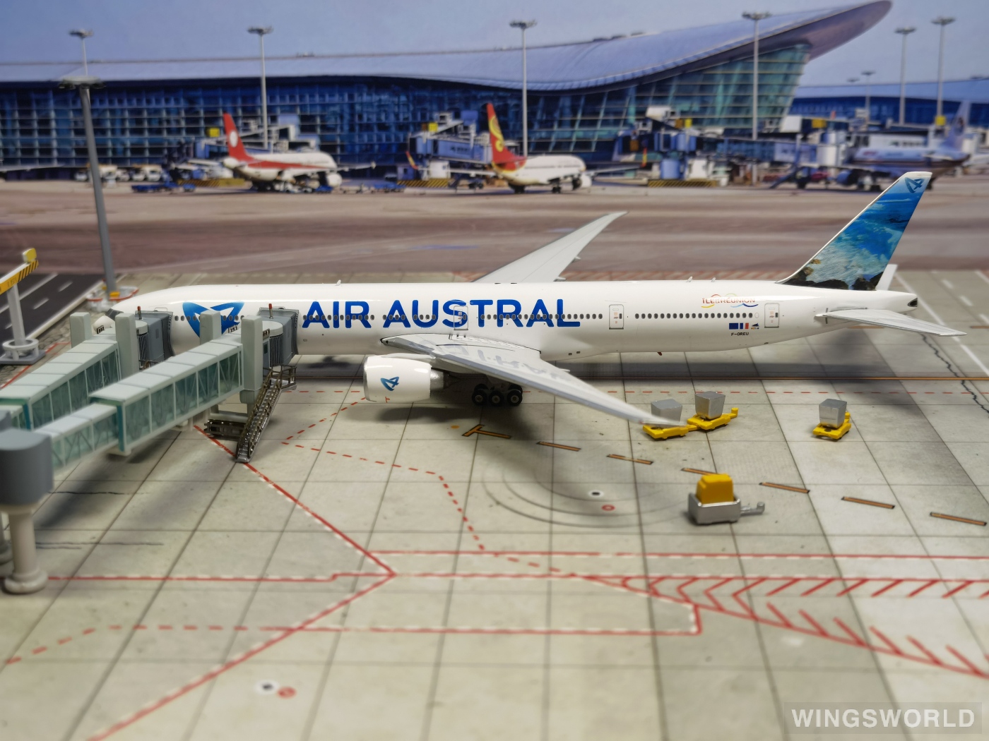 Phoenix 1:400 PH11256B Air Austral 留尼旺航空 Boeing 777-300ER F-OREU