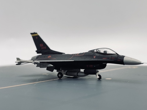 航空機・ヘリコプター Herpa Lockheed Martin F-16C 1/200 F-16C Fighting Falcon 1:200 Diecast Model - Herpa HE-555579