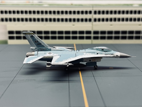 Herpa 1:200 Lockheed Martin F-16 USAF 美国空军571159 84-1220 的