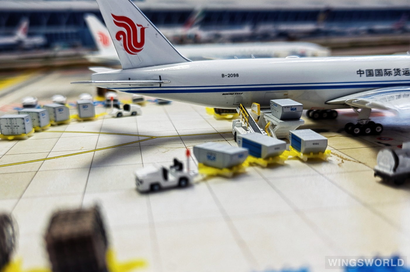 Phoenix 1:400 PH11707 Air China Cargo 中国国际货运航空 Boeing 777F B-2098