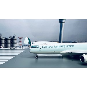 Cathay Pacific 国泰航空 Boeing 747-8F B-LJF  EW4748010 JC Wings 1:400