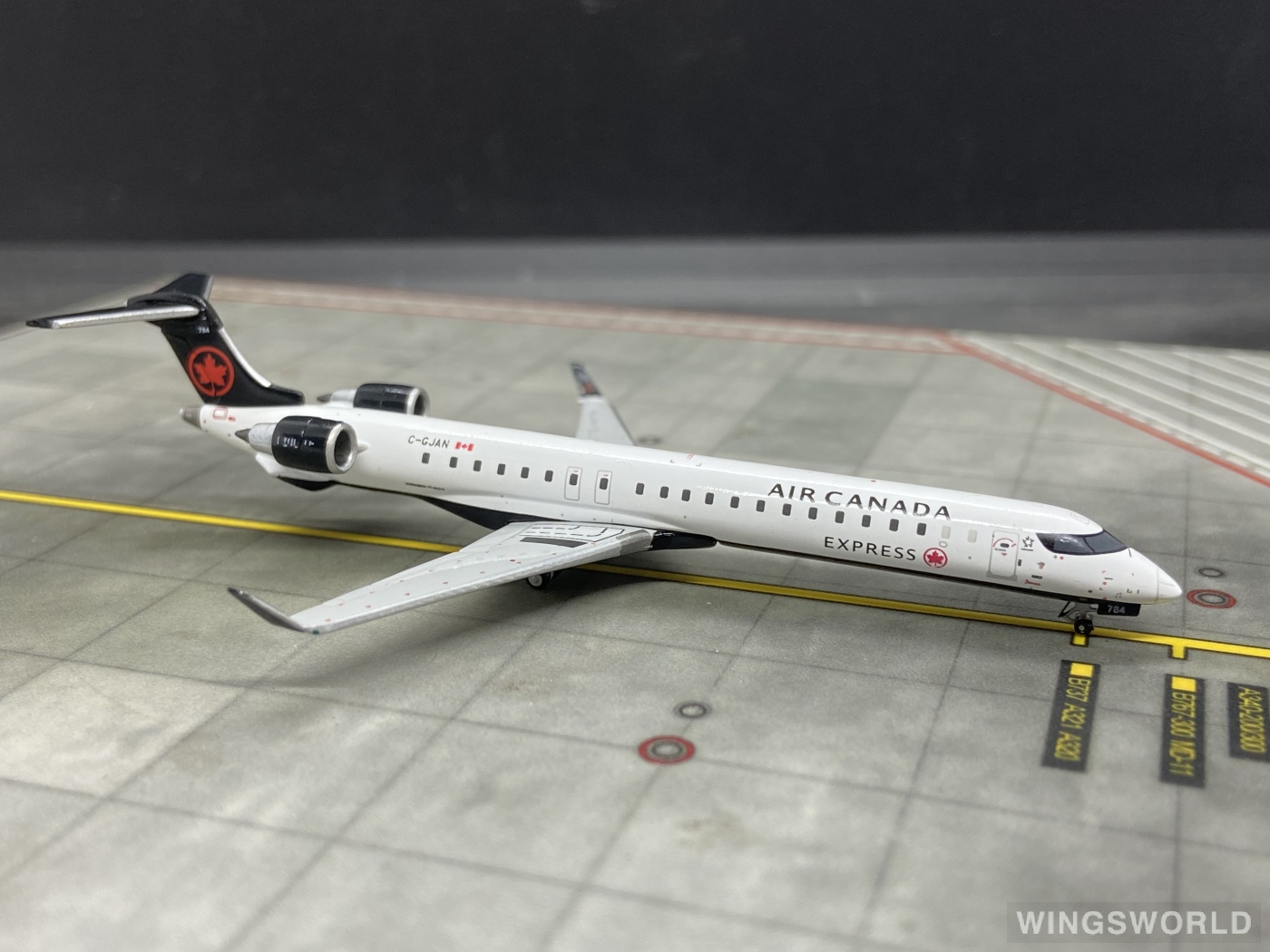 Geminijets 1:400 GJACA2030 Air Canada 加拿大航空 Bombardier CRJ900 C-GJAN