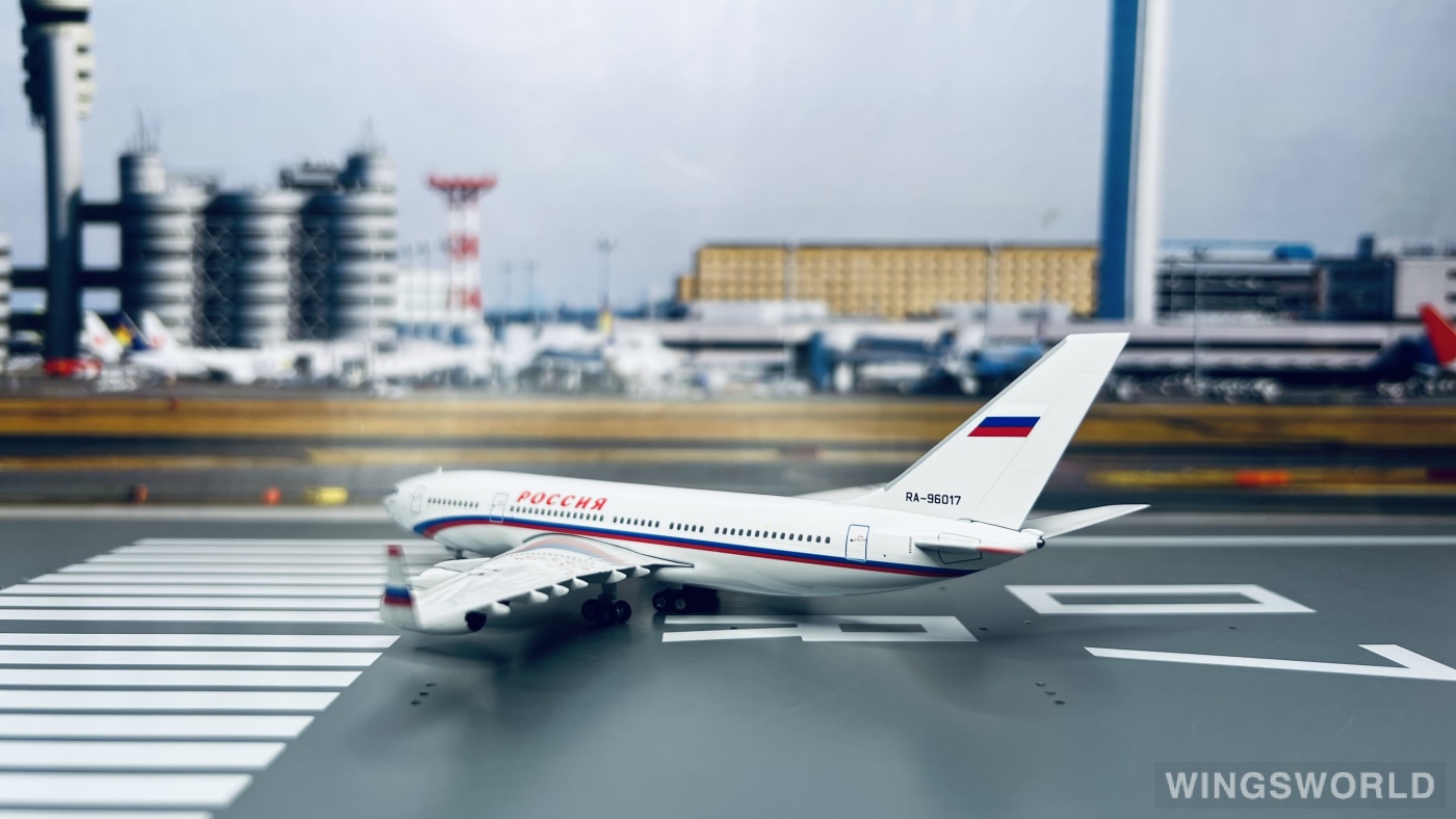 Phoenix 1:400 PH11728 Rossiya Special Flight Detachment Ilyushin Il-96 RA-96017