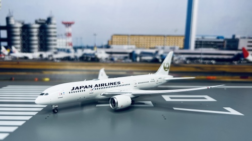 Phoenix 1:400 Boeing 787-8 Japan Airlines 日本航空PH04438 JA835J