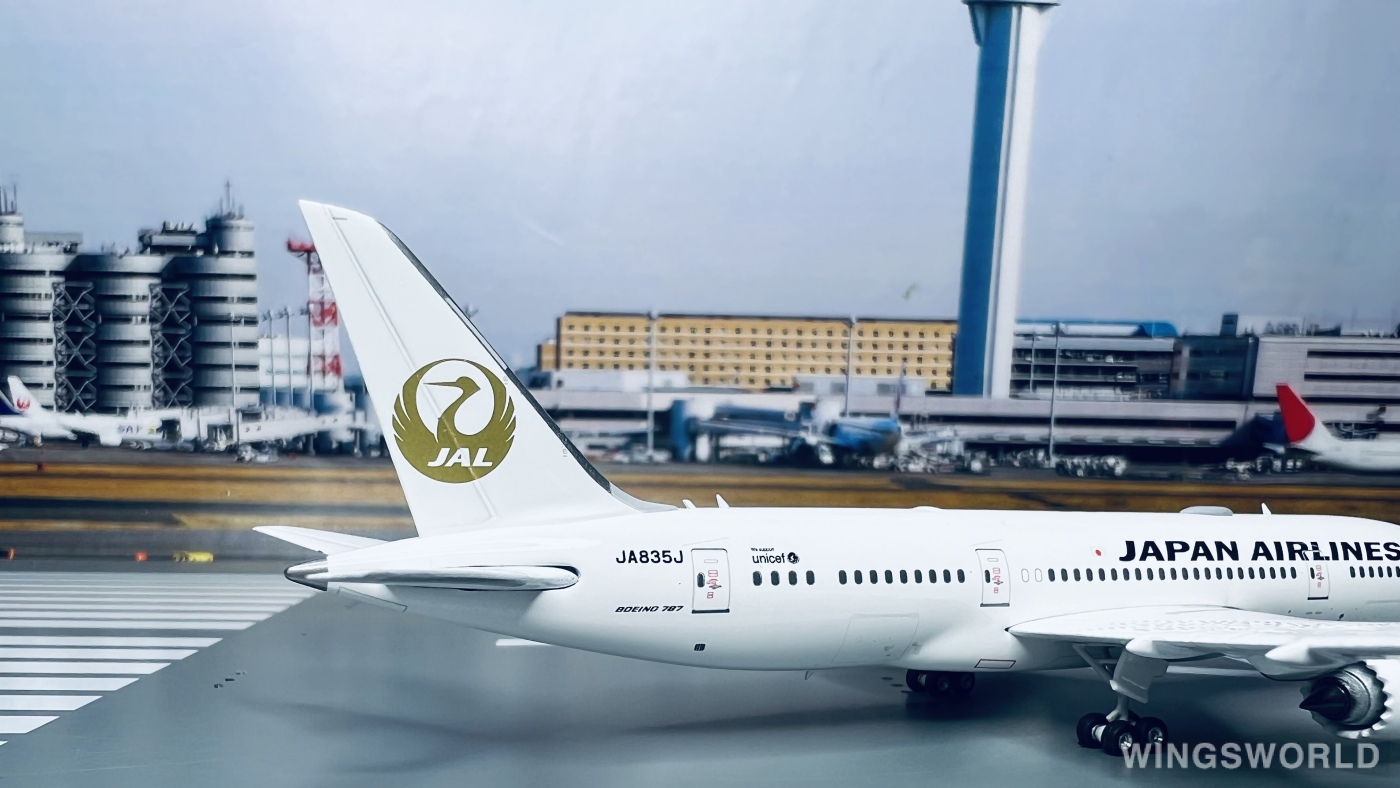 Phoenix 1:400 PH04438 Japan Airlines 日本航空 Boeing 787-8 JA835J