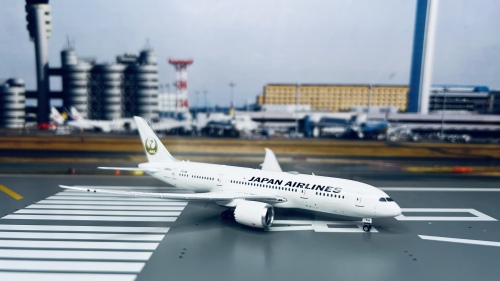 PH04438 Japan Airlines 日本航空Boeing 787-8 JA835J Phoenix 1:400