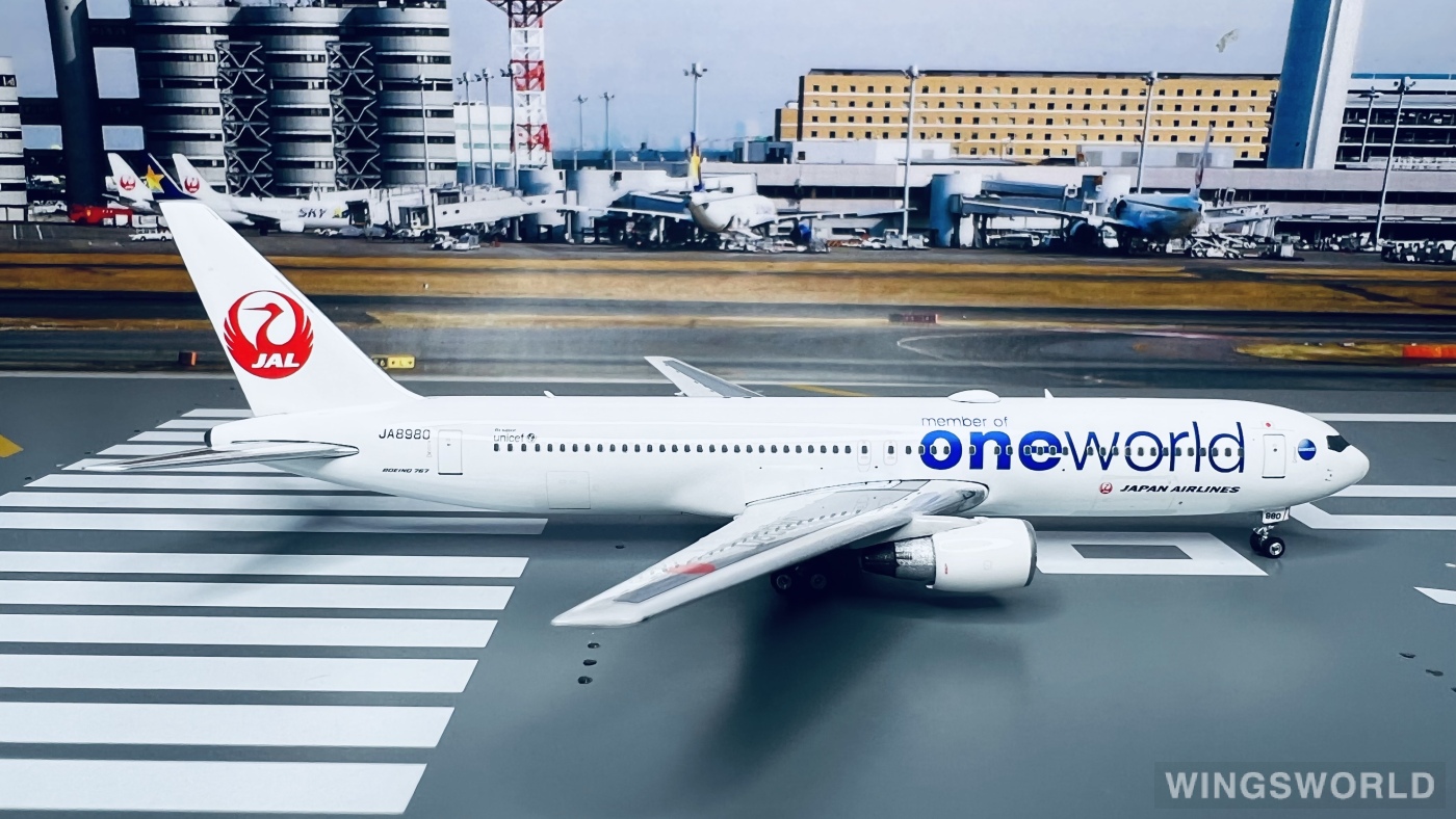 Phoenix 1:400 PH04432 Japan Airlines 日本航空 Boeing 767-300 JA8980