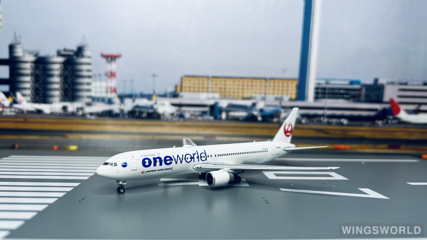 Phoenix 1:400 PH04432 Japan Airlines 日本航空 Boeing 767-300 JA8980