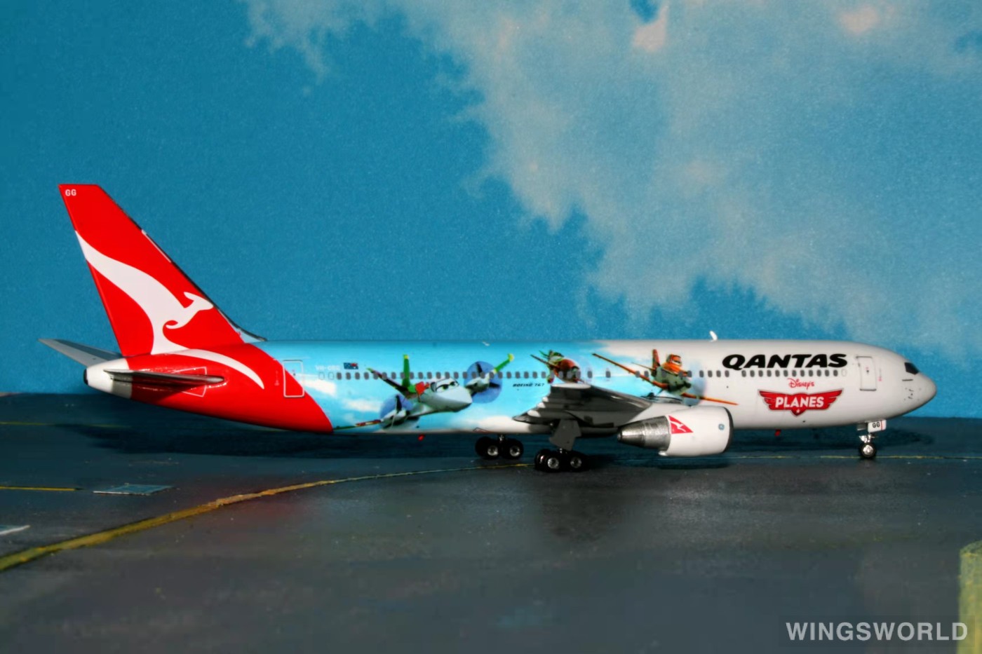 Phoenix 1:400 PH04038 Qantas 澳洲航空 Boeing 767-300 VH-OGG