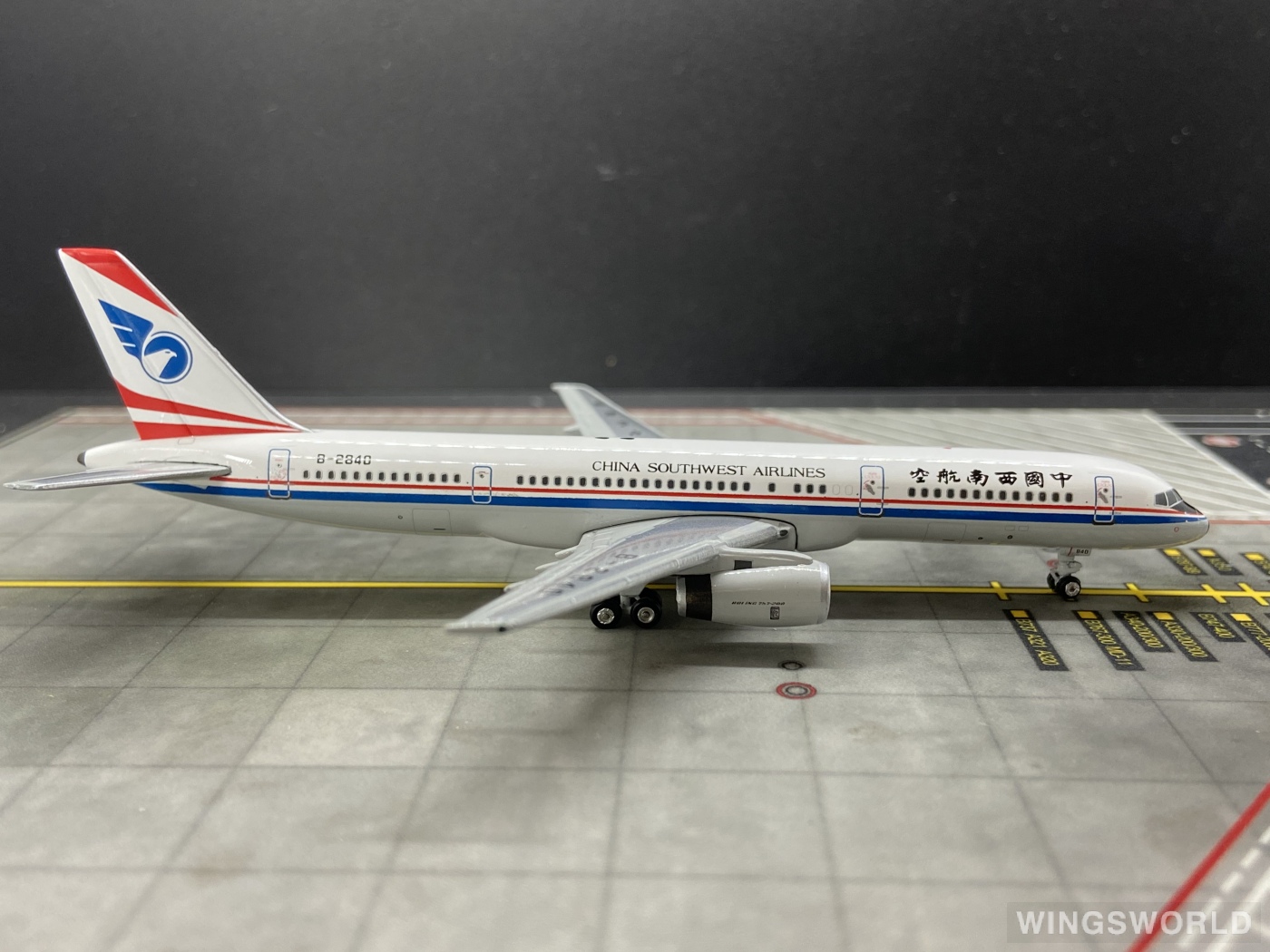 Phoenix 1:400 PH10760 China Southwest Airlines 中国西南航空 Boeing 757-200 B-2840