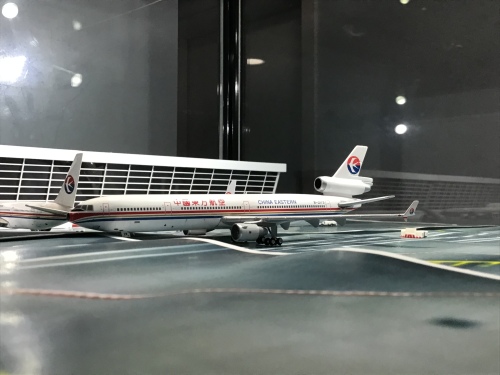 JC Wings 1:400 McDonnell Douglas MD-11 China Eastern 中国东方航空 