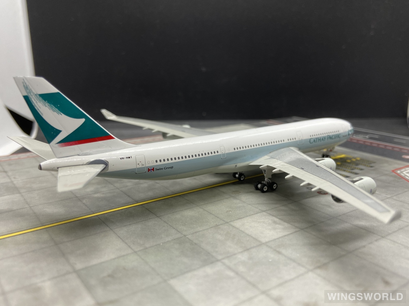 Phoenix 1:400 PHVRHMT Cathay Pacific 国泰航空 Airbus A340-200 VR-HMT