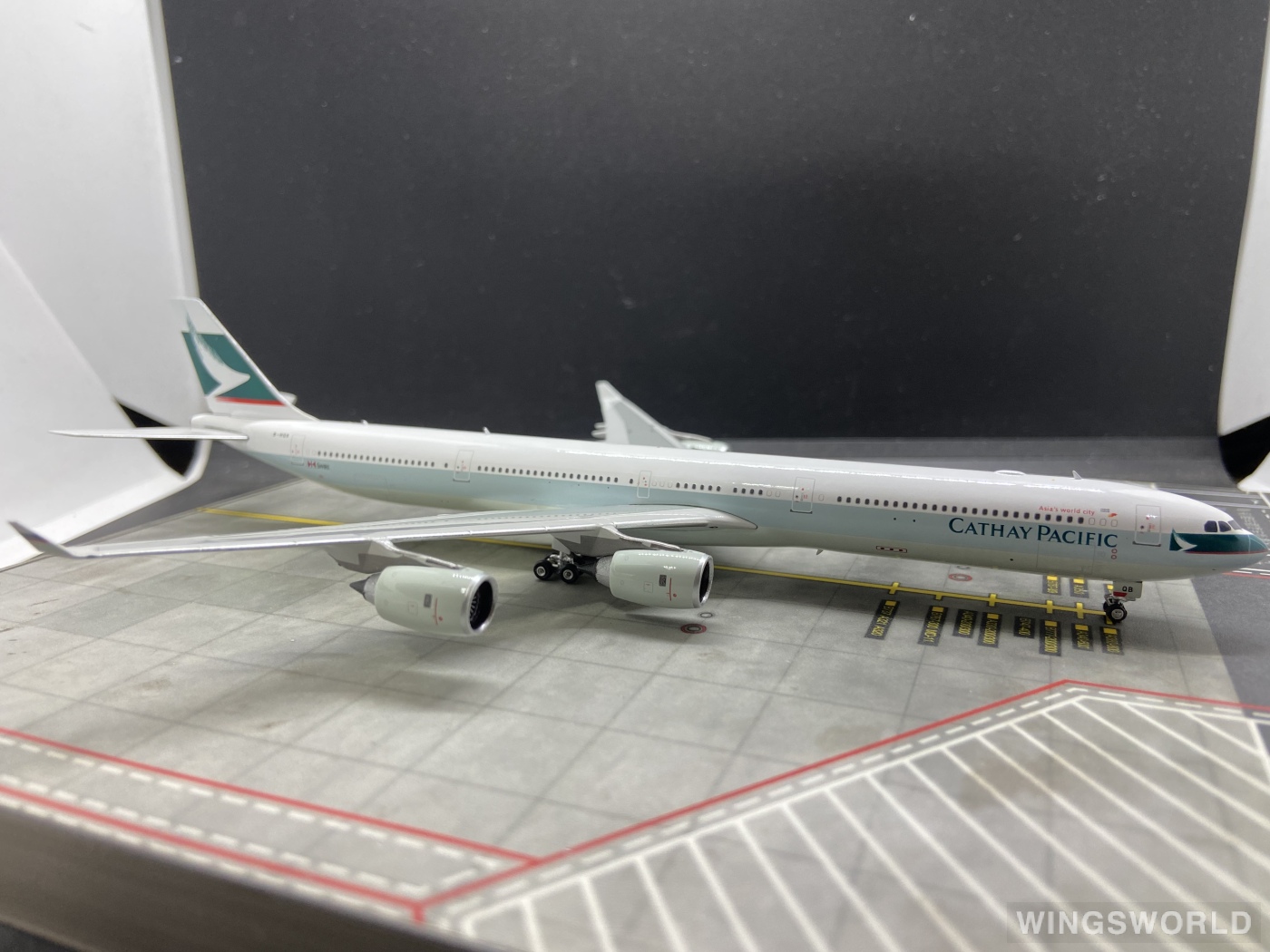 Phoenix 1:400 PH04442 Cathay Pacific 国泰航空 Airbus A340-600 B-HQB