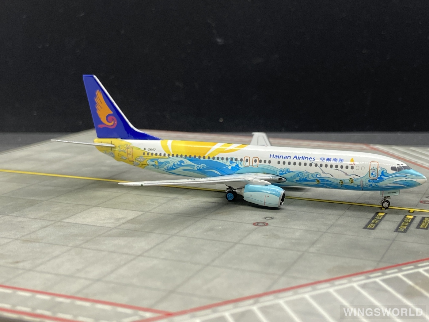 Phoenix 1:400 PH10643 Hainan Airlines 海南航空 Boeing 737-800 B-2647