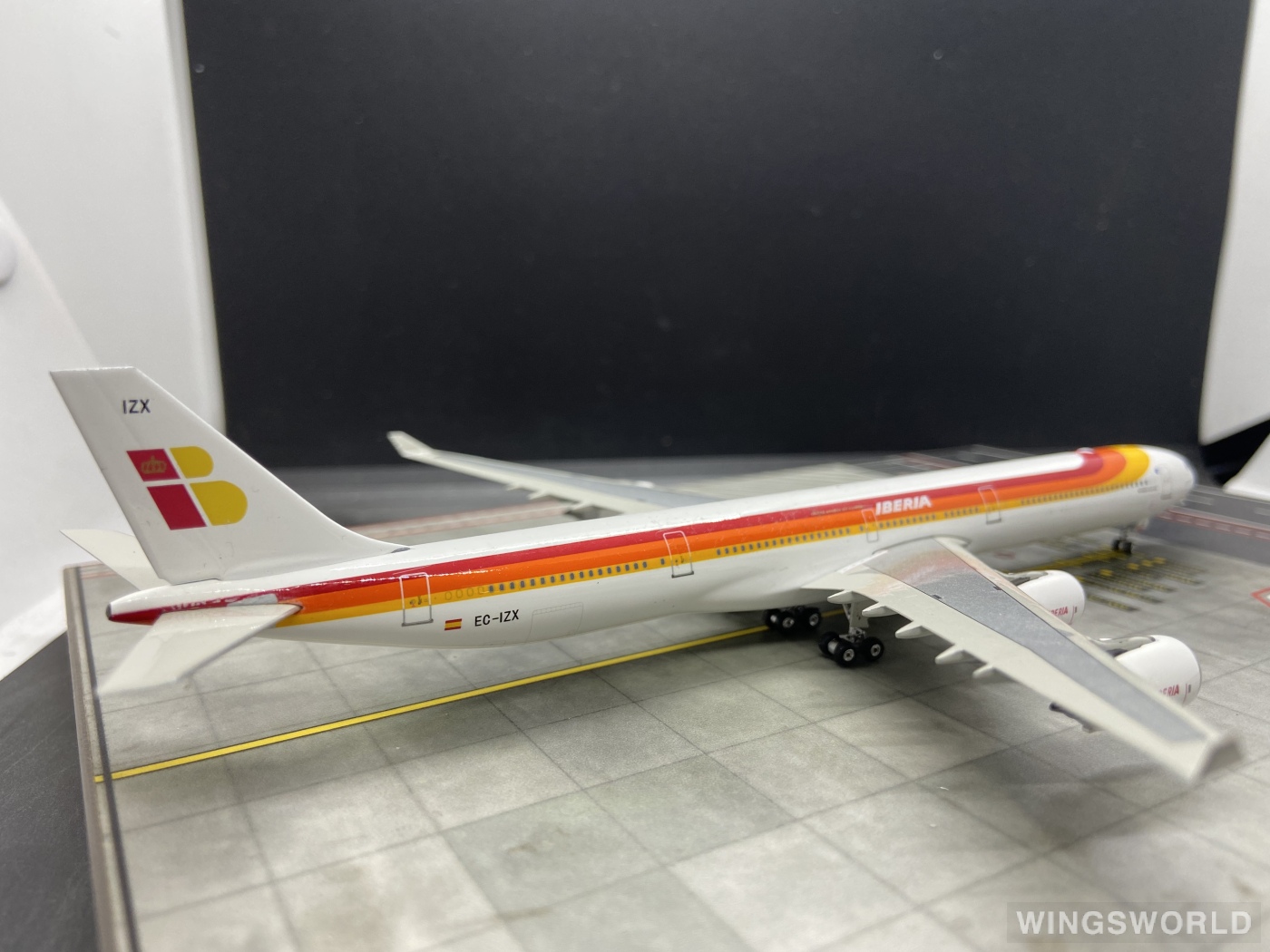 Phoenix 1:400 PH10558 Iberia 西班牙国家航空 Airbus A340-600 EC-IZX