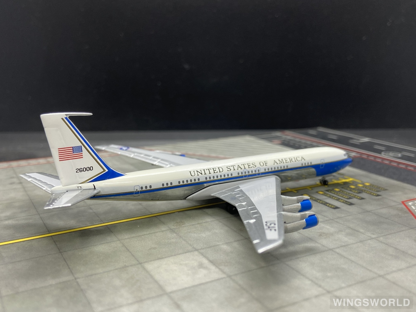 AeroClassics 1:400 AC19132 USAF 美国空军 Boeing 707-300 26000
