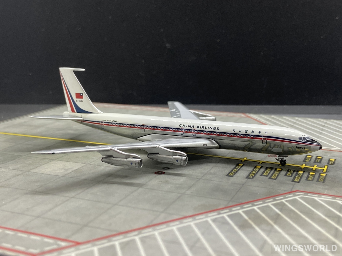 AeroClassics 1:400 AC19130 China Airlines 中华航空 Boeing 707-300 B-1824