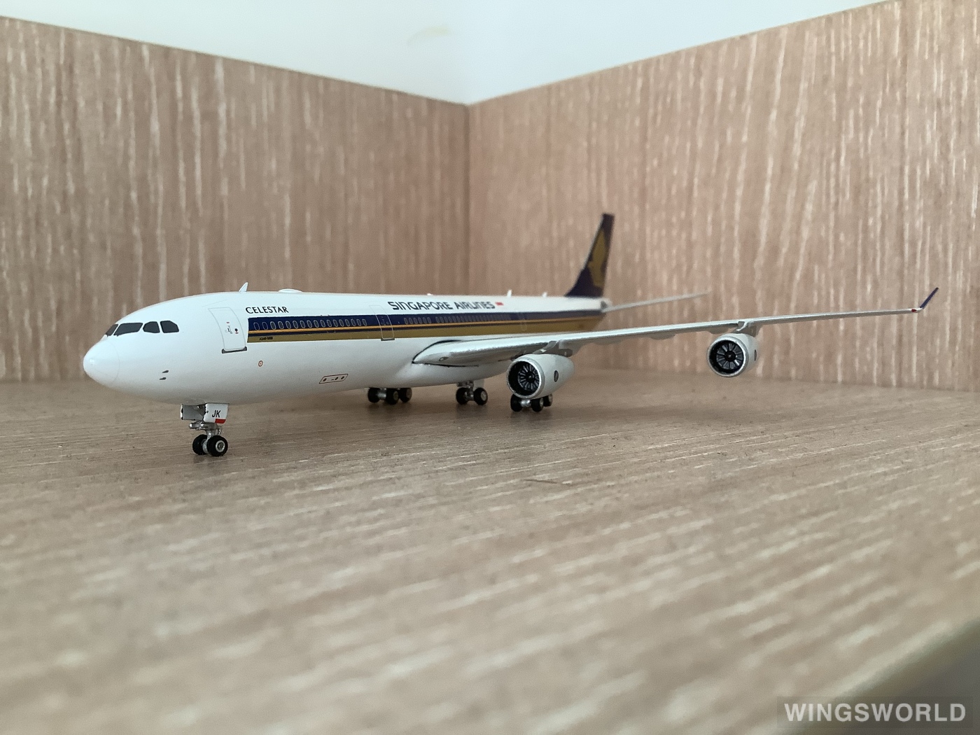 Phoenix 1:400 PH04425 Singapore Airlines 新加坡航空 Airbus A340-300 9V-SJK