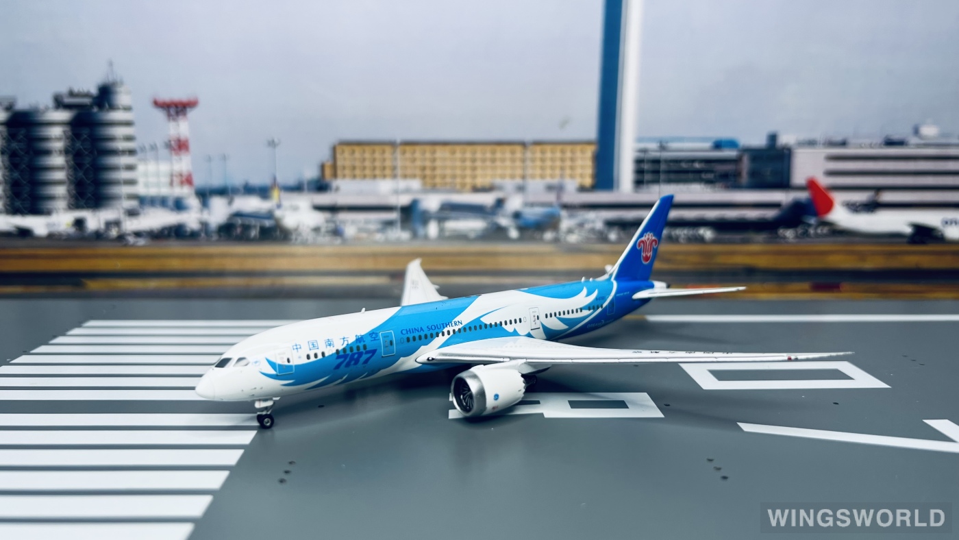 Phoenix 1:400 PH10673 China Southern 中国南方航空 Boeing 787-8 B-2727