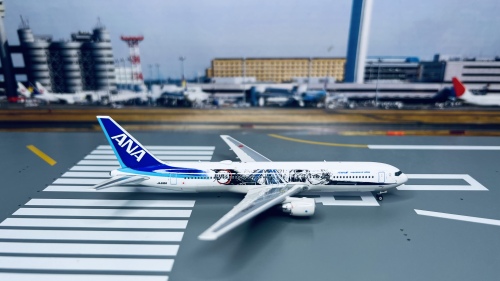 1/400【PHOENIX】ANA B767-300 現行塗装機 Amazon | Phoenix 1/400 完成品 ANA Inspiration of JAPAN FOR