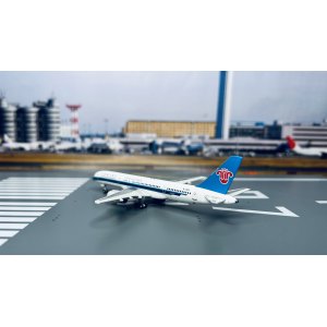 China Southern 中国南方航空 Boeing 757-200 B-2816  GJCSN1053 Geminijets 1:400