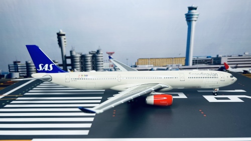 SAS 北欧航空 Airbus A330-300 LN-RKU  558303 Herpa 1:200