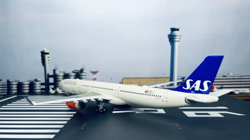 SAS 北欧航空 Airbus A330-300 LN-RKU  558303 Herpa 1:200