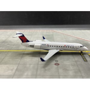 Delta Air Lines 达美航空 Bombardier CRJ200 N685BR  GJDAL2034 Geminijets 1:400