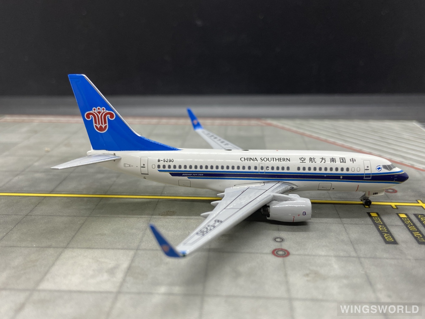 AeroClassics 1:400 ACB5290 China Southern 中国南方航空 Boeing 737-700 B-5290