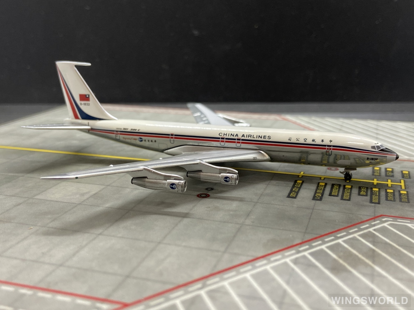 AeroClassics 1:400 ACB1832 China Airlines 中华航空 Boeing 707-300 B-1832