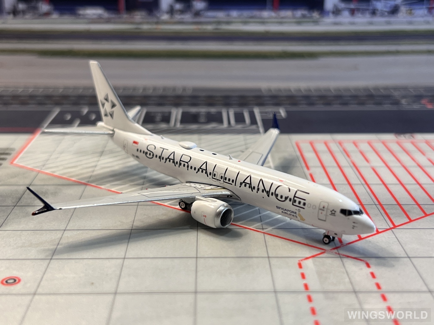 Phoenix 1:400 PH04441 Singapore Airlines 新加坡航空 Boeing 737 MAX 8 9V-MBL