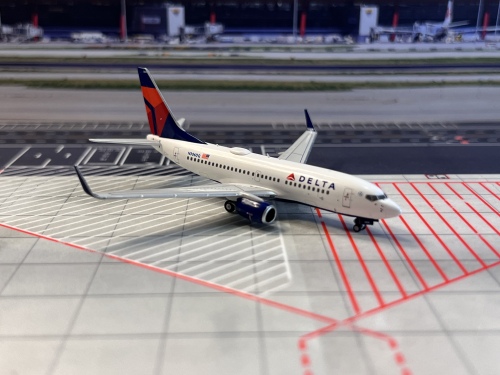 Delta Air Lines 达美航空 Boeing 737-700 N306DQ  NG77019 NGmodels 1:400