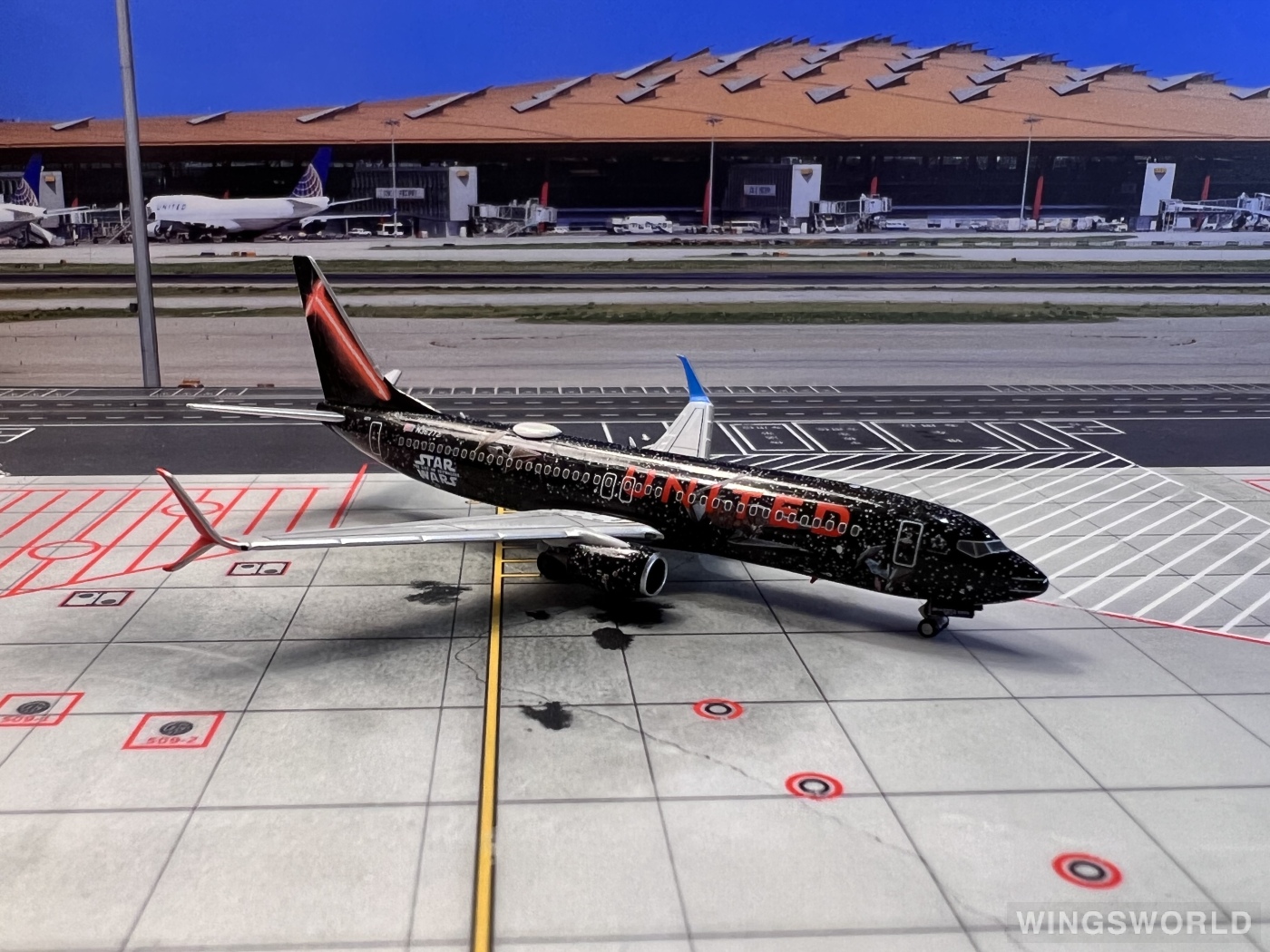 NGmodels 1:400 NG58133 United Airlines 美国联合航空 Boeing 737-800 N36272