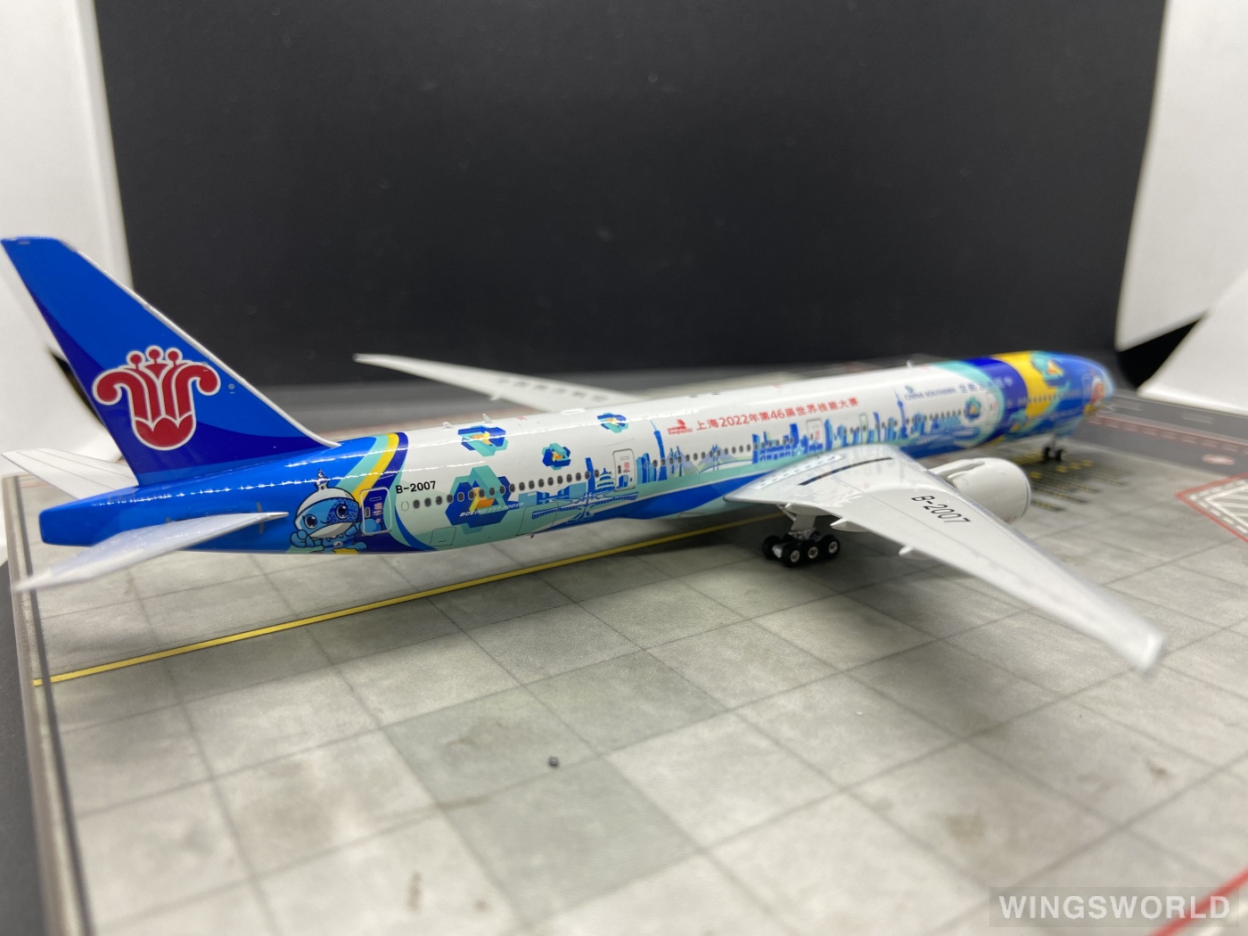 Phoenix 1:400 PH11737 China Southern 中国南方航空 Boeing 777-300ER B-2007