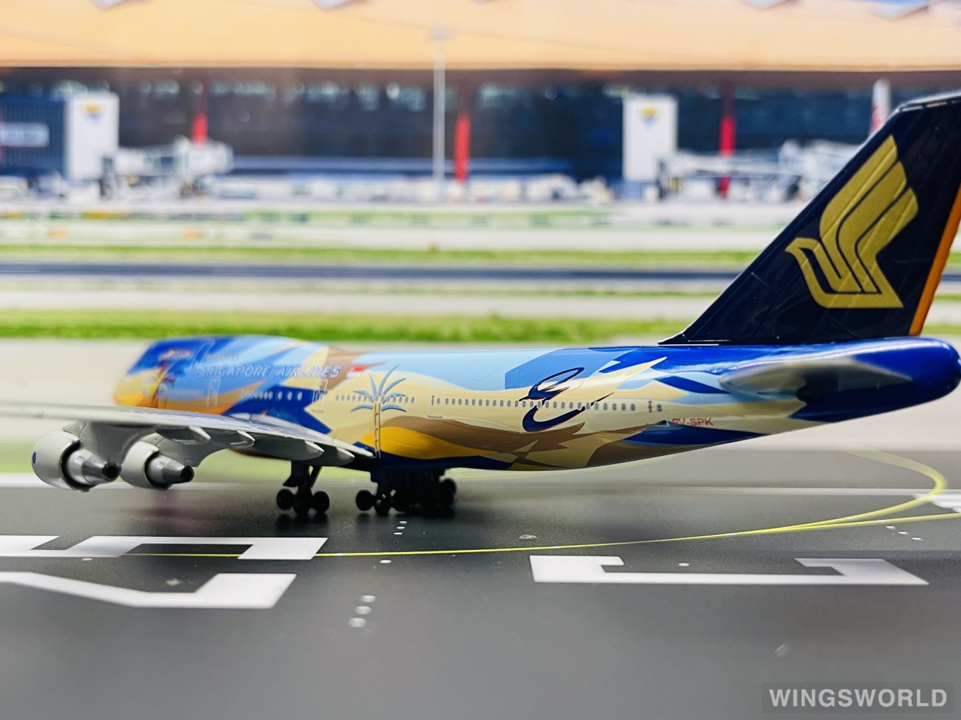 Dragon Models 1:400 55106 Singapore Airlines 新加坡航空 Boeing 747-400 9V-SPK