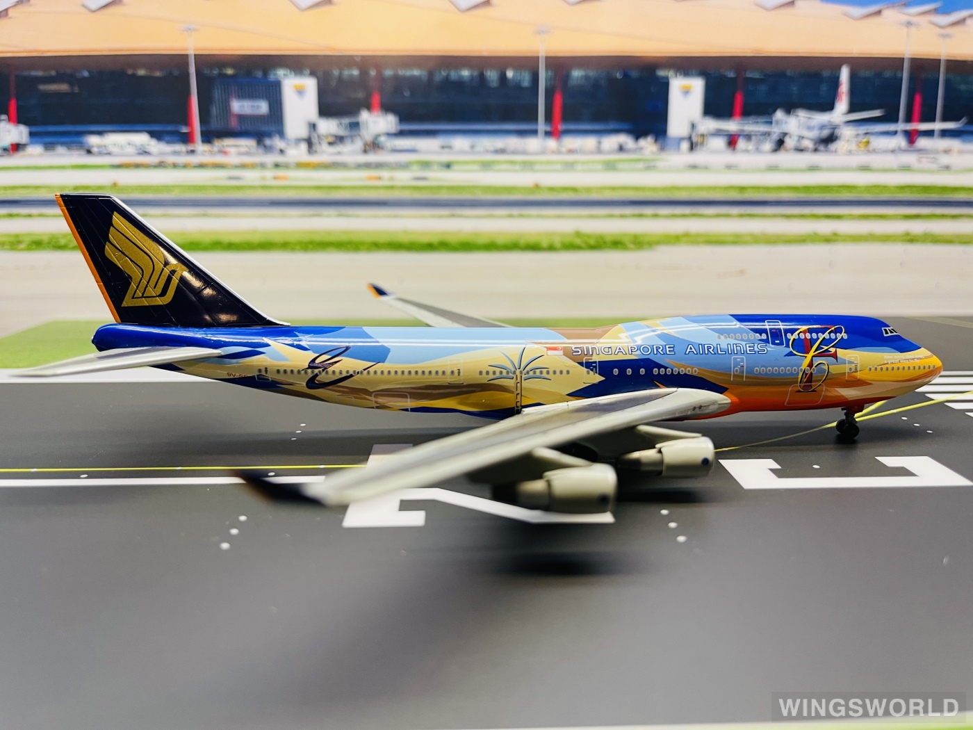 Dragon Models 1:400 55106 Singapore Airlines 新加坡航空 Boeing 747-400 9V-SPK