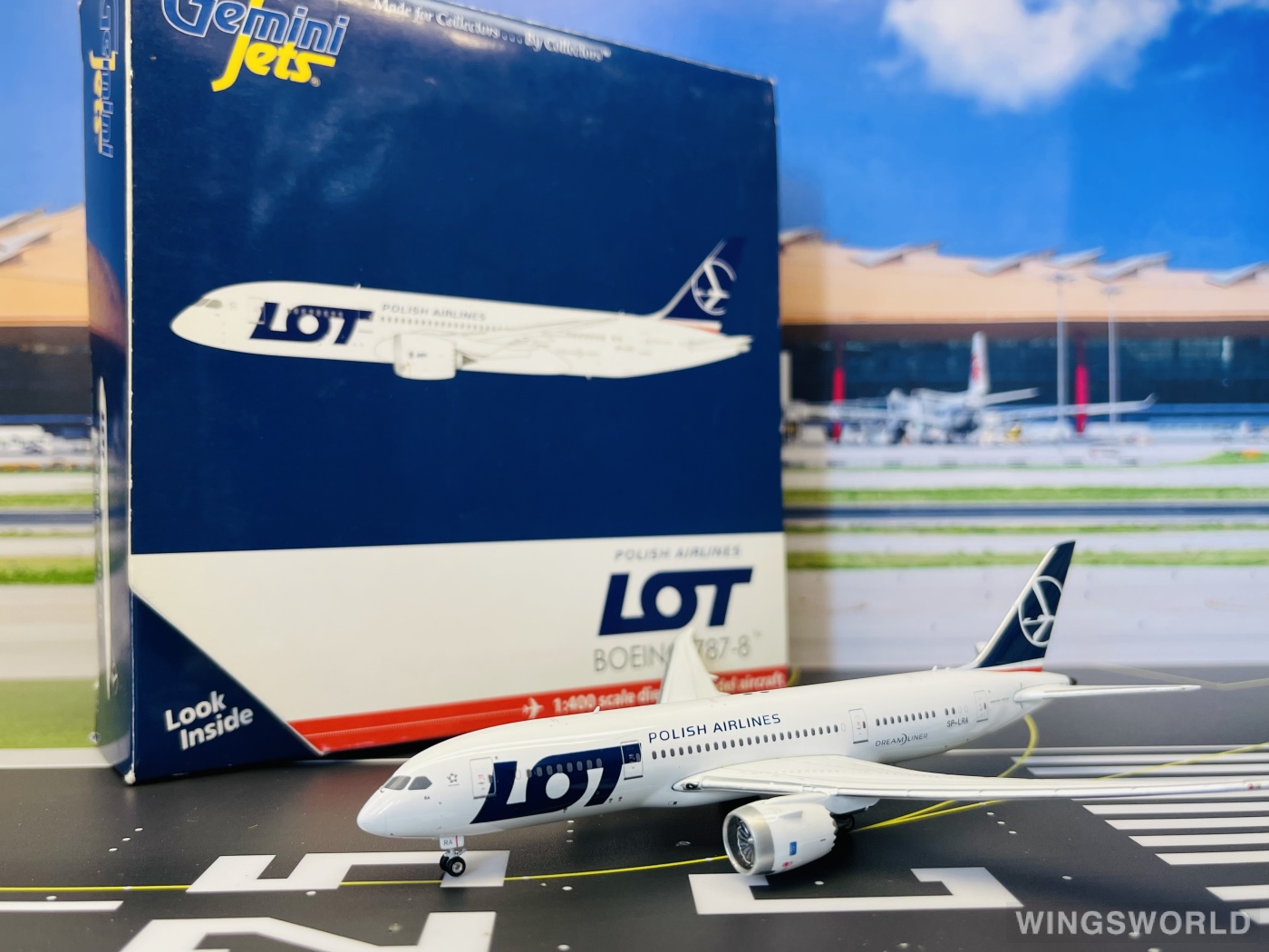 Geminijets 1:400 GJLOT1241 LOT 波兰航空 Boeing 787-8 SP-LRA