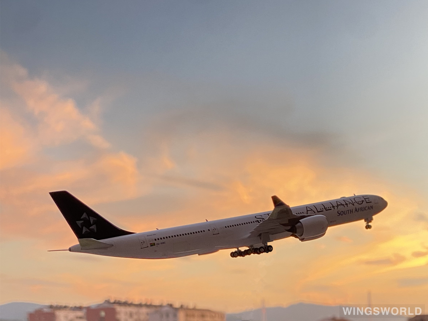 Phoenix 1:400 PH11744 South African Airways 南非航空 Airbus A340-600 ZS-SNC