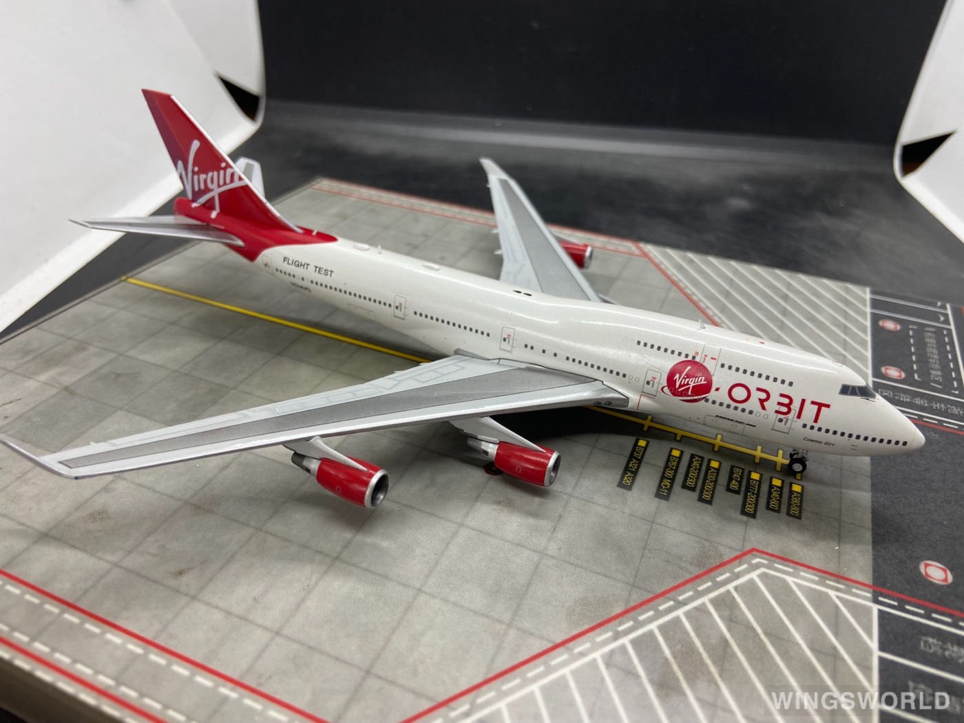 JC Wings 1:400 XX40036 Virgin Orbit Boeing 747-400 N744VG