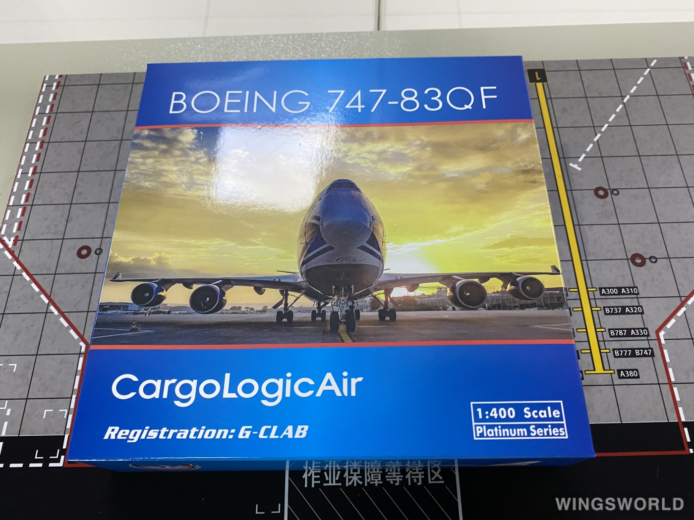 Phoenix 1:400 PH11743 CargoLogicAir  Boeing 747-8F G-CLAB