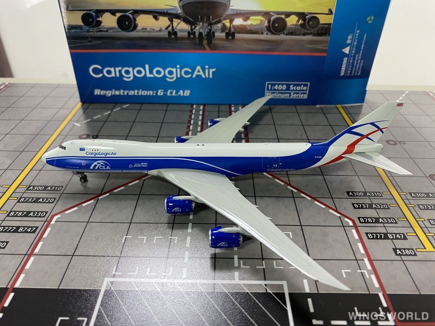 Phoenix 1:400 PH11743 CargoLogicAir  Boeing 747-8F G-CLAB